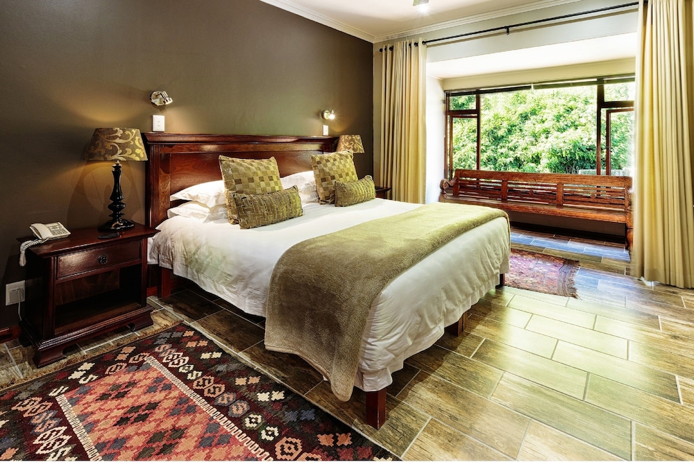 LUXURY, DOUBLE OR TWIN BED, LAGOON VIEW