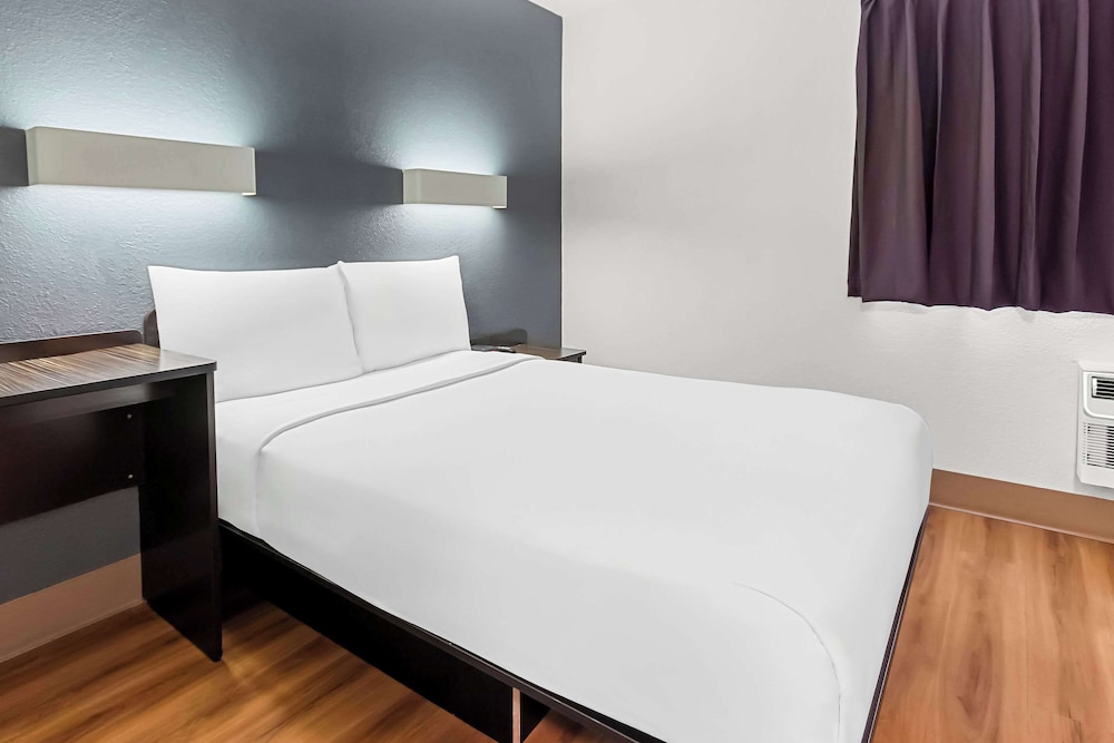 غرفة قياسية بسرير مزدوج لذوي الإعاقة، Econo Lodge Idaho Falls, ID 8/10