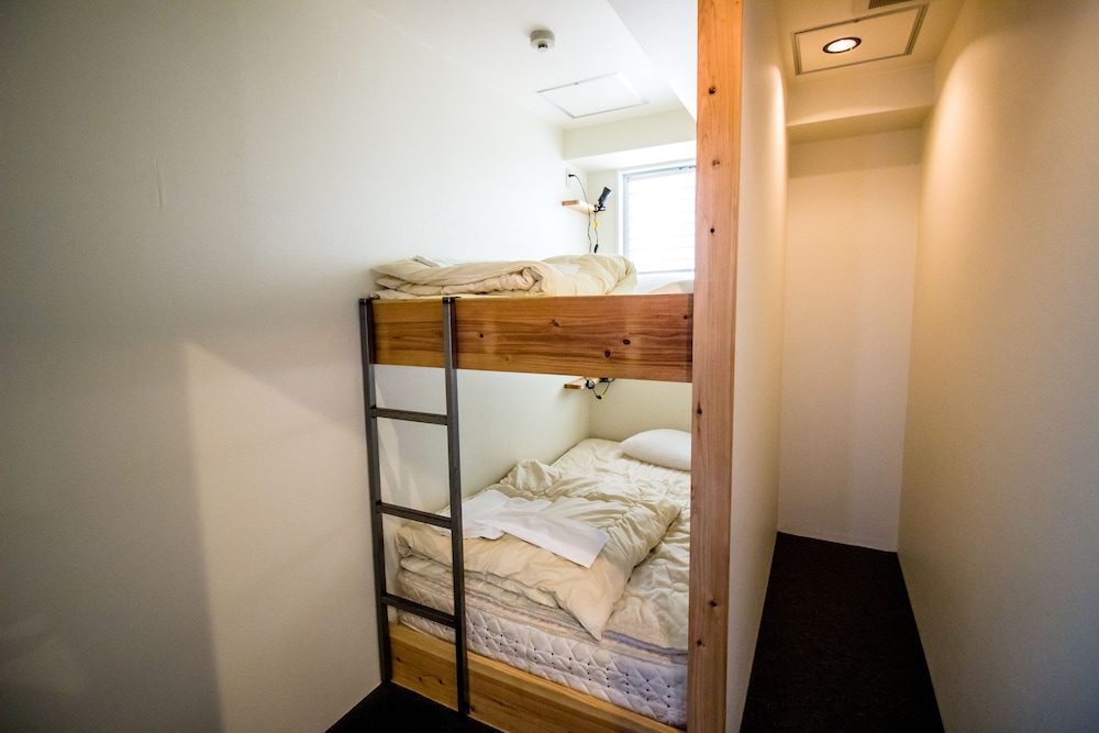 ROOM, TWIN BEDS, BUNK BED