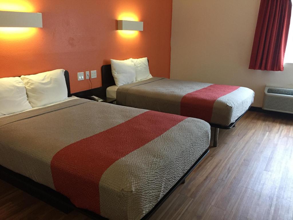 2 Full Beds - Smoking, Micfridge