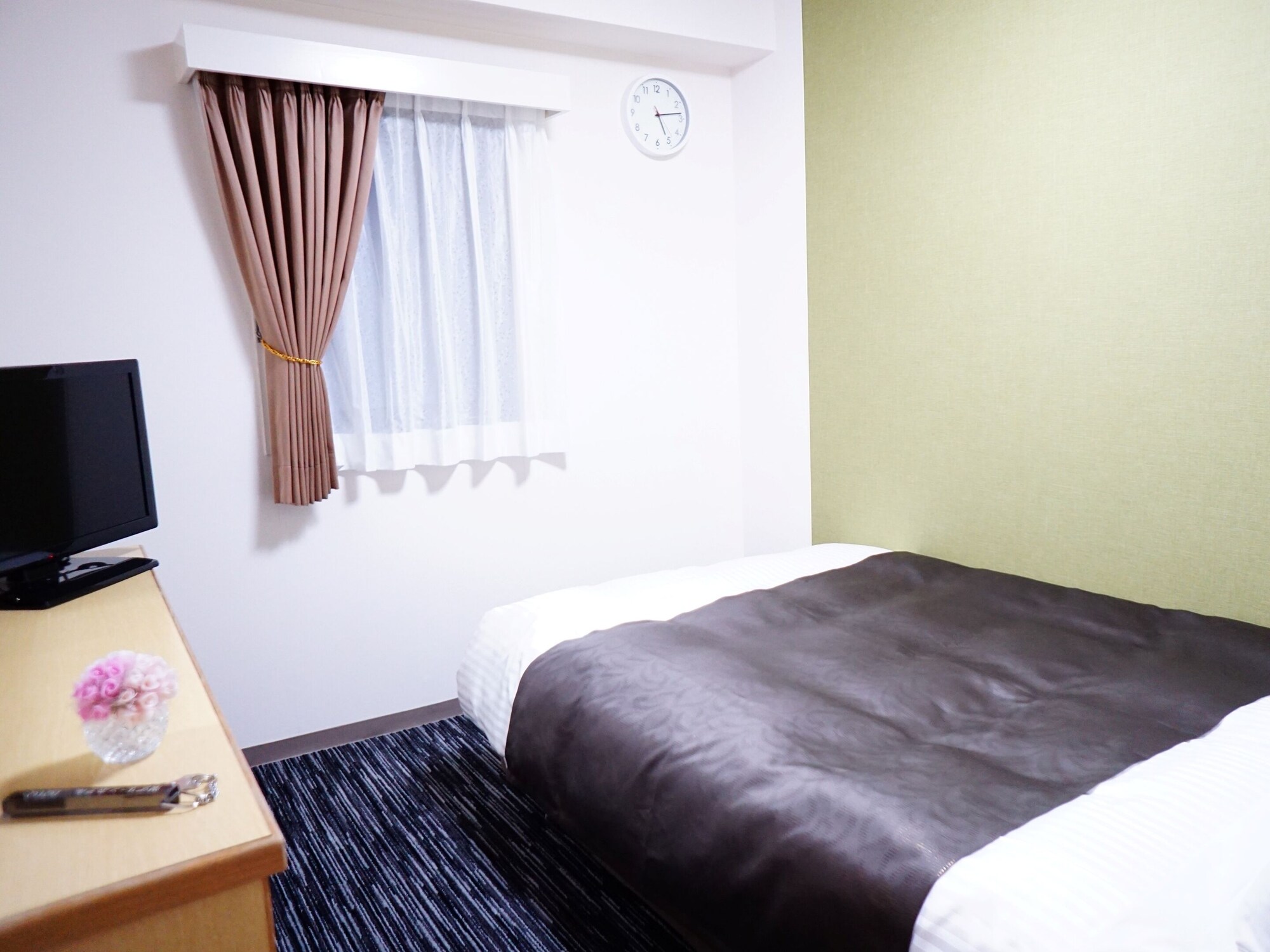 RENOVATED, SEMI ROOM, SEMI DOUBLE BED