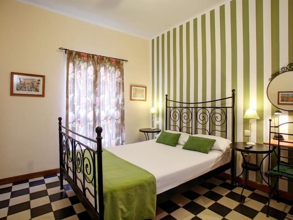 Malaga Lodge Guesthouse 23/51