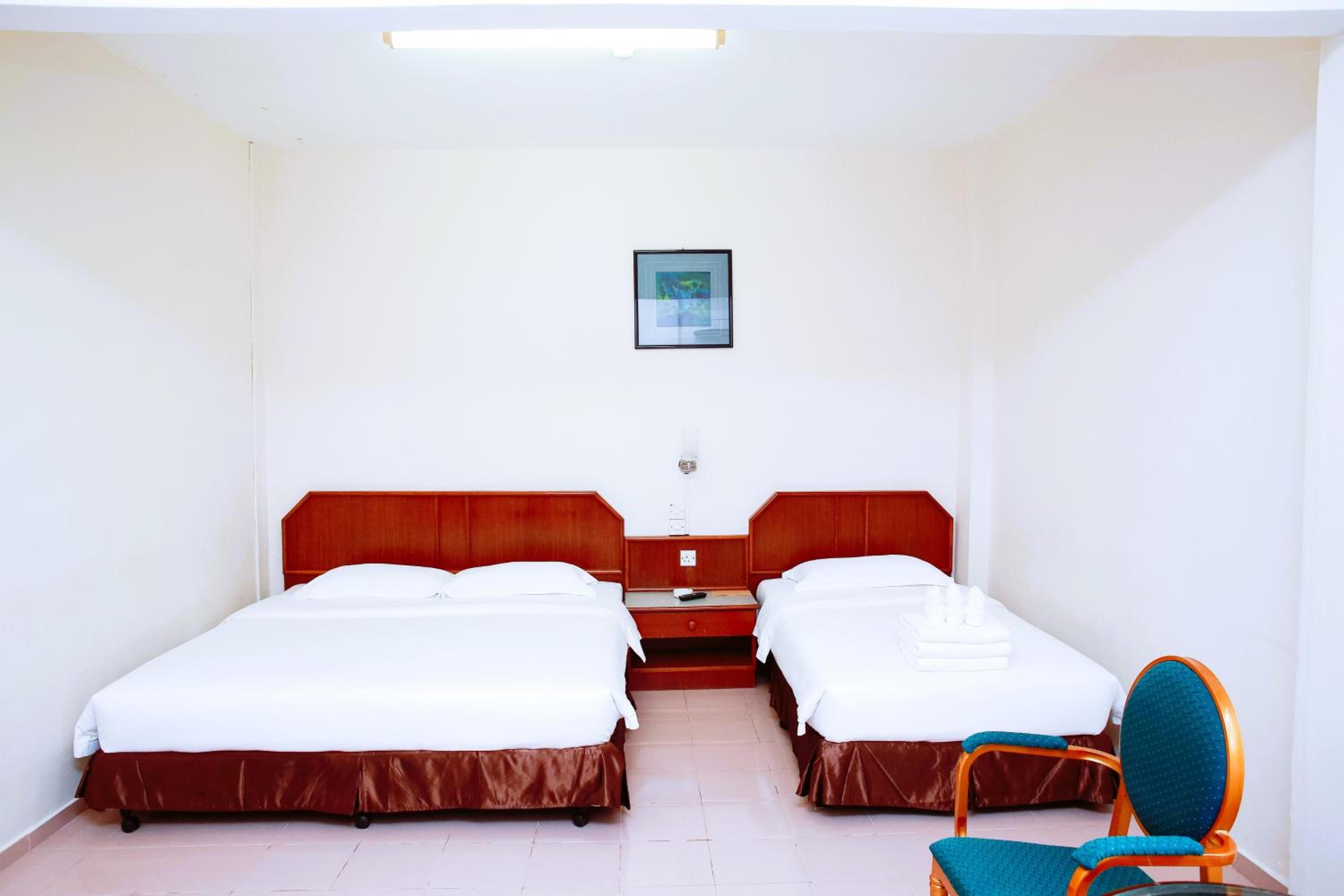 Deluxe, Family