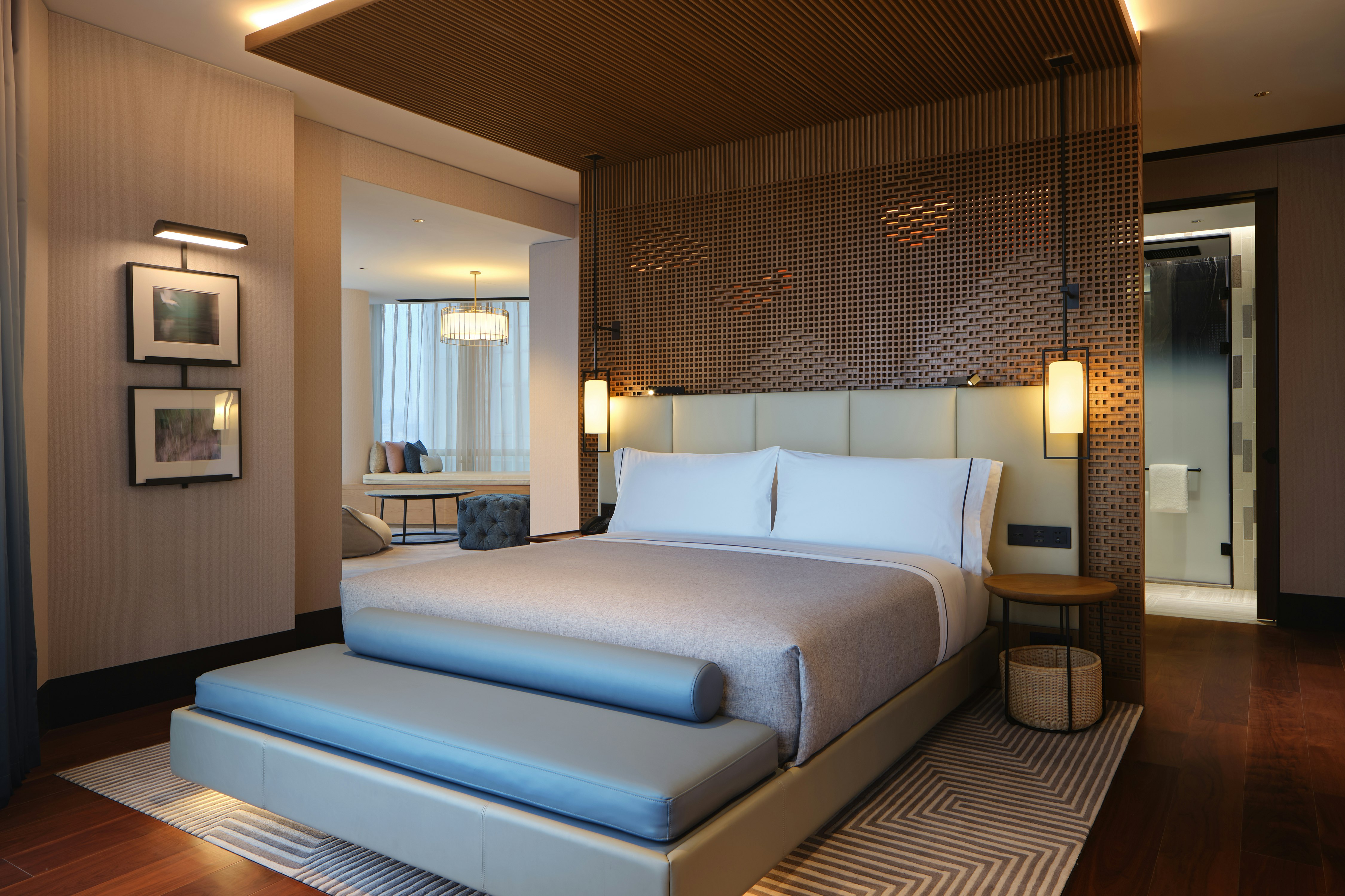 SUITE, PANORAMIC LAKE VIEW
