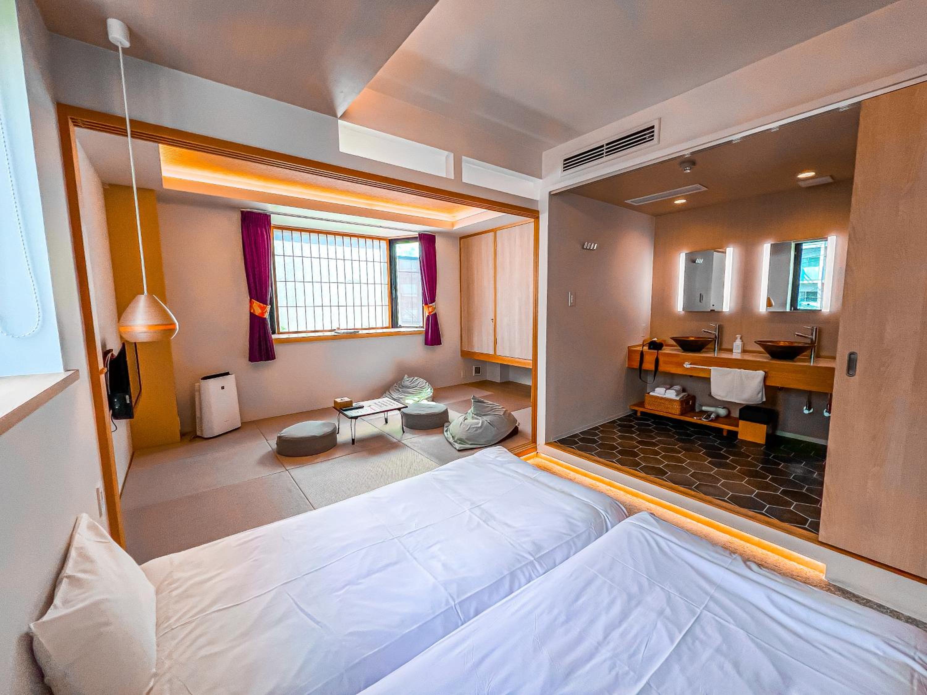 Superior, Twin Beds