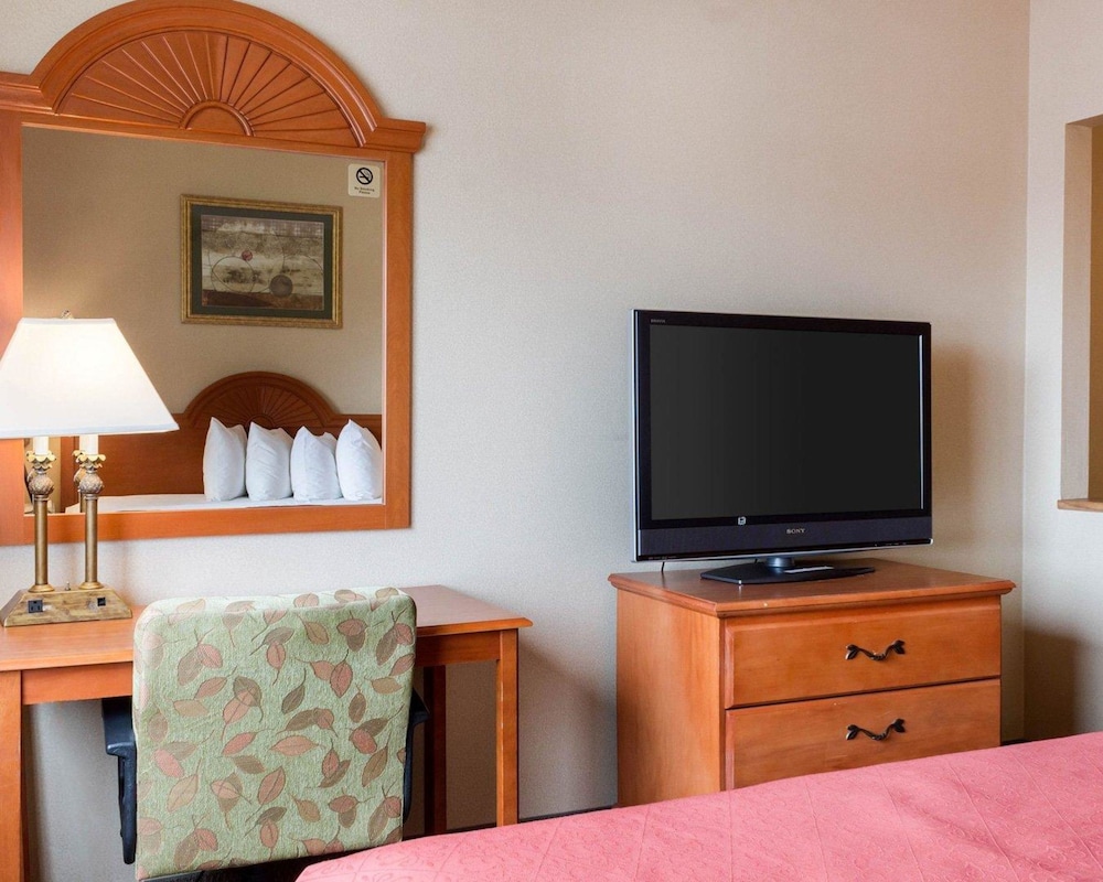 Quality Inn Brookings University 26/38