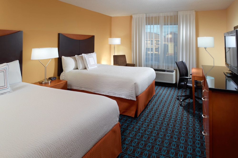 Fairfield Inn & Suites Clarksville 8/21