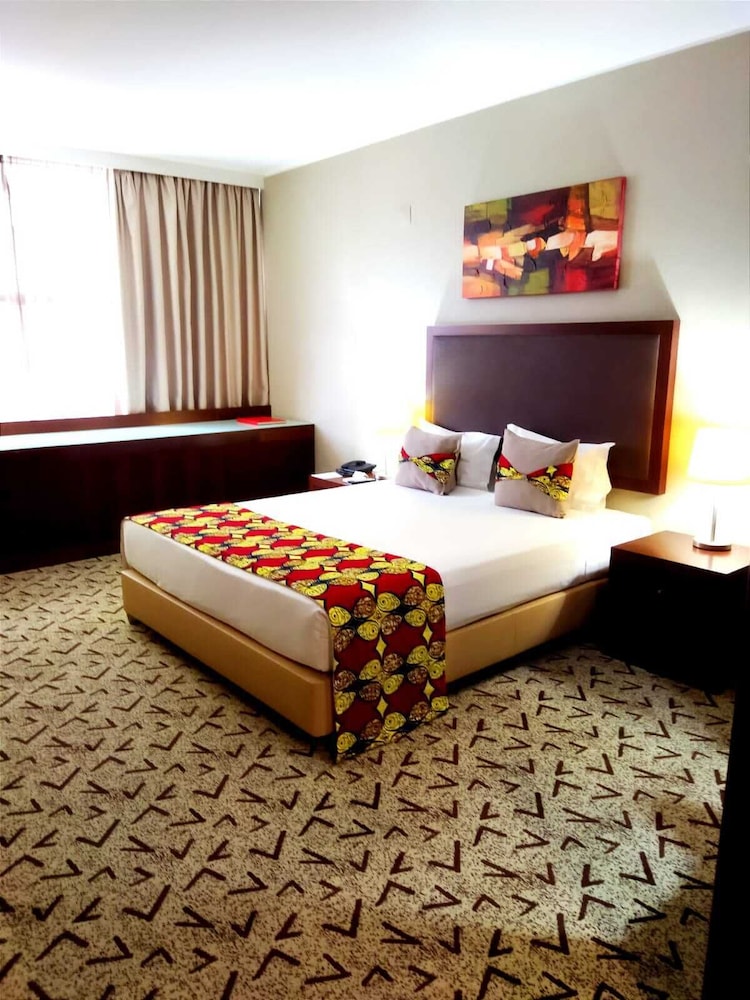 SKYNA HOTEL 14/45