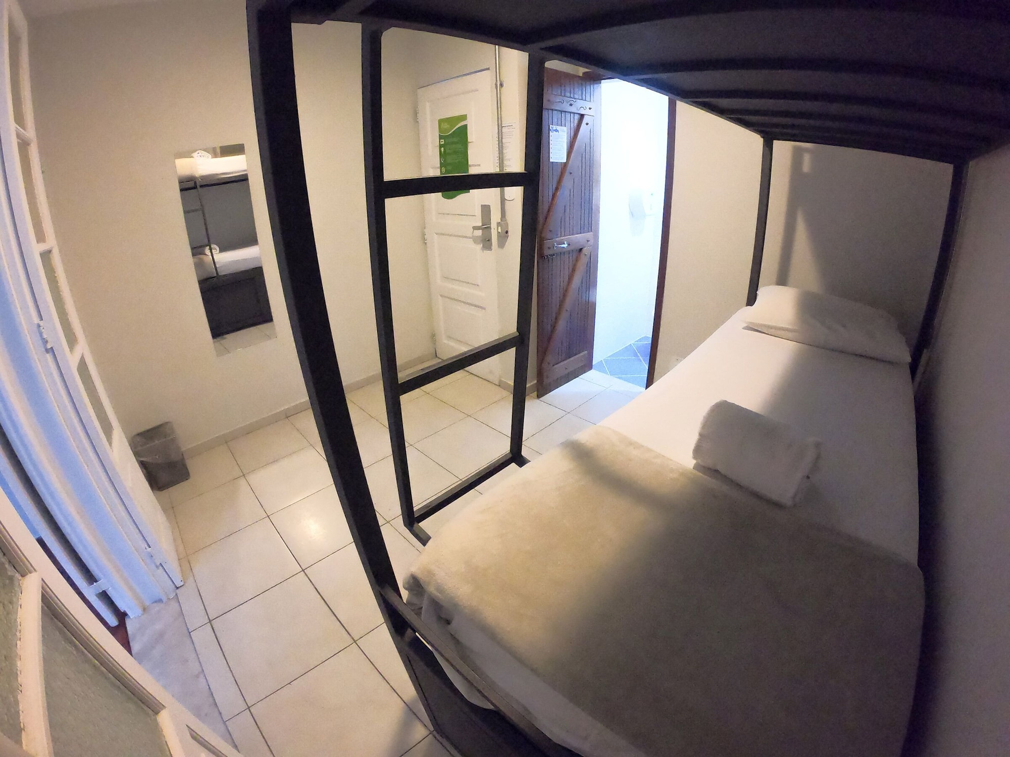 MIXED DORM, SUPERIOR
