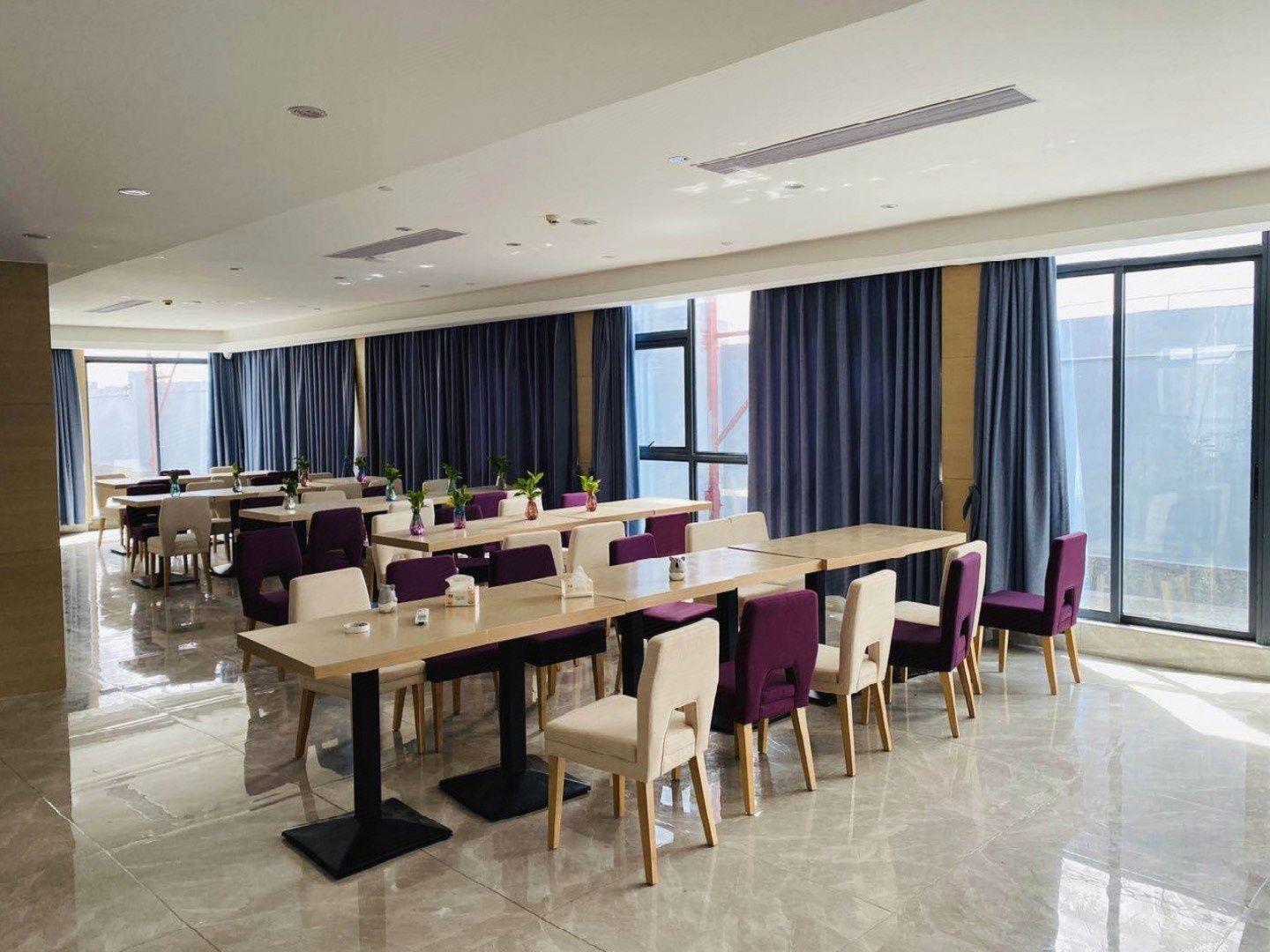 Lavande Hotel (Shenzhen North Railway Station Qinghu Metro Station) 50/50