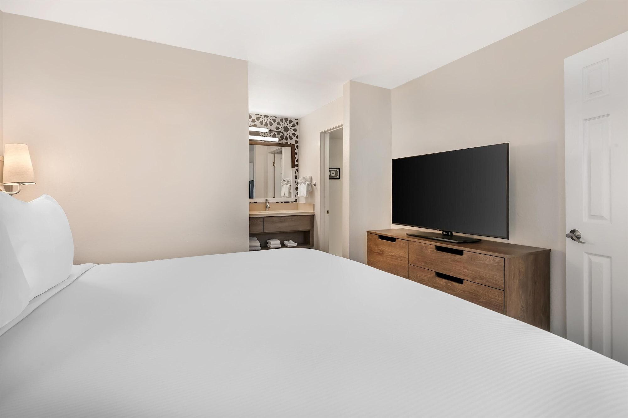2 Bedrooms, Suite, Multiple Beds, Accessible