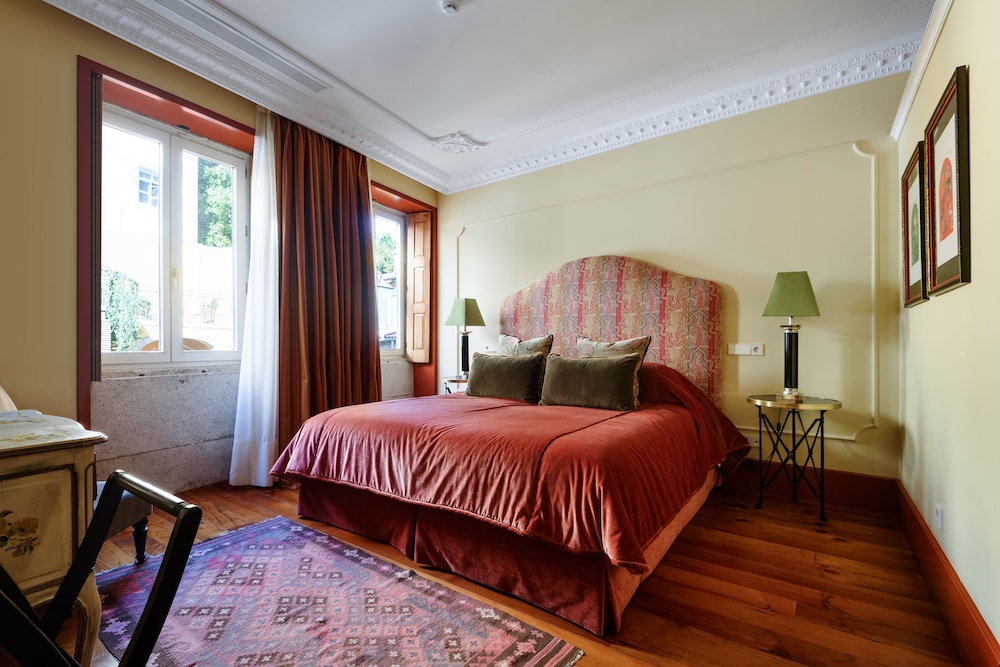 Suite, King Bed, Garden View