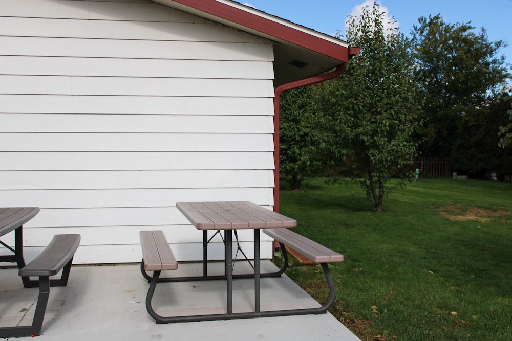 Wisconsin-Aire Motel By Random Lake 33/41