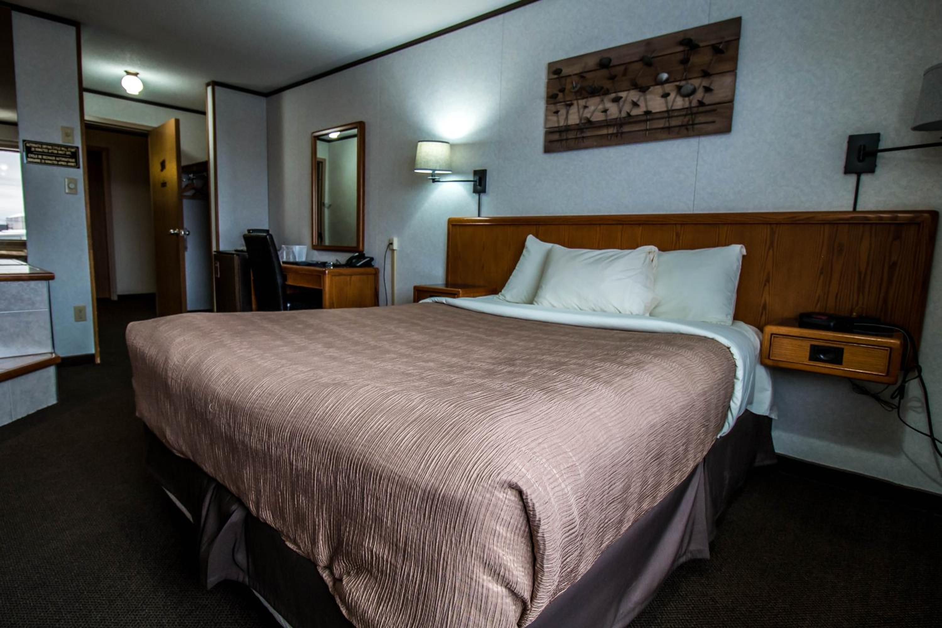 Companion Hotel Motel 10/33