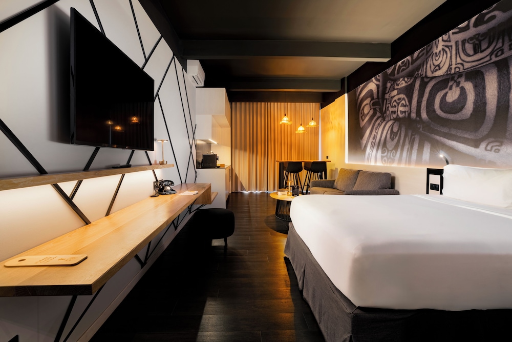 Home, Double Bed, Side Ocean View