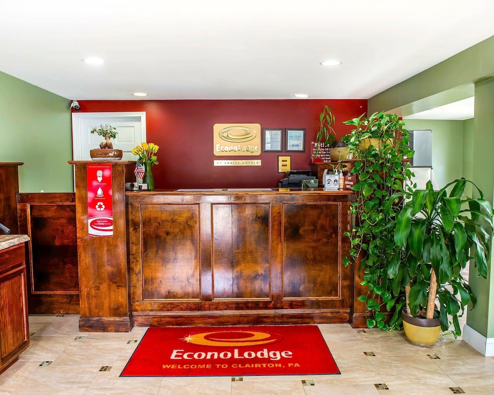 Econo Lodge Jefferson Hills Hwy 51 6/33