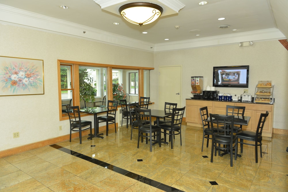 Whitney Inn & Suites 25/34