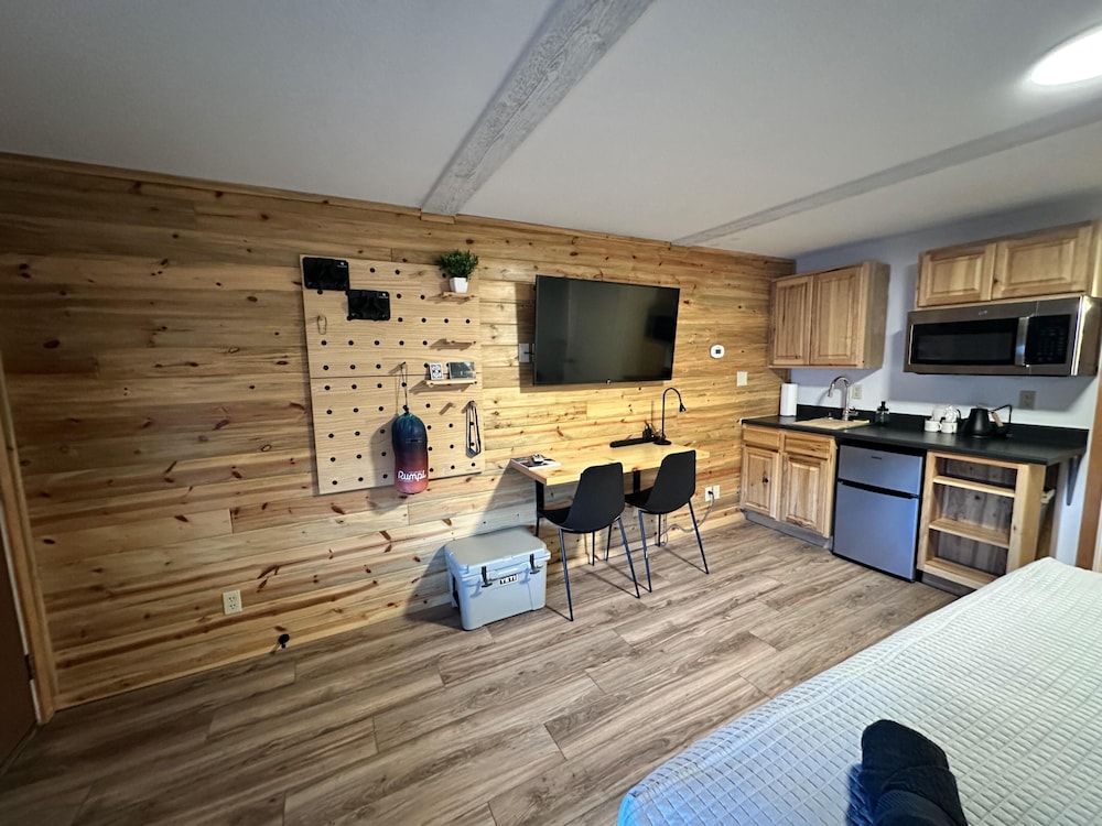 Wolf Creek Lodge, BW Signature Collection 62/71