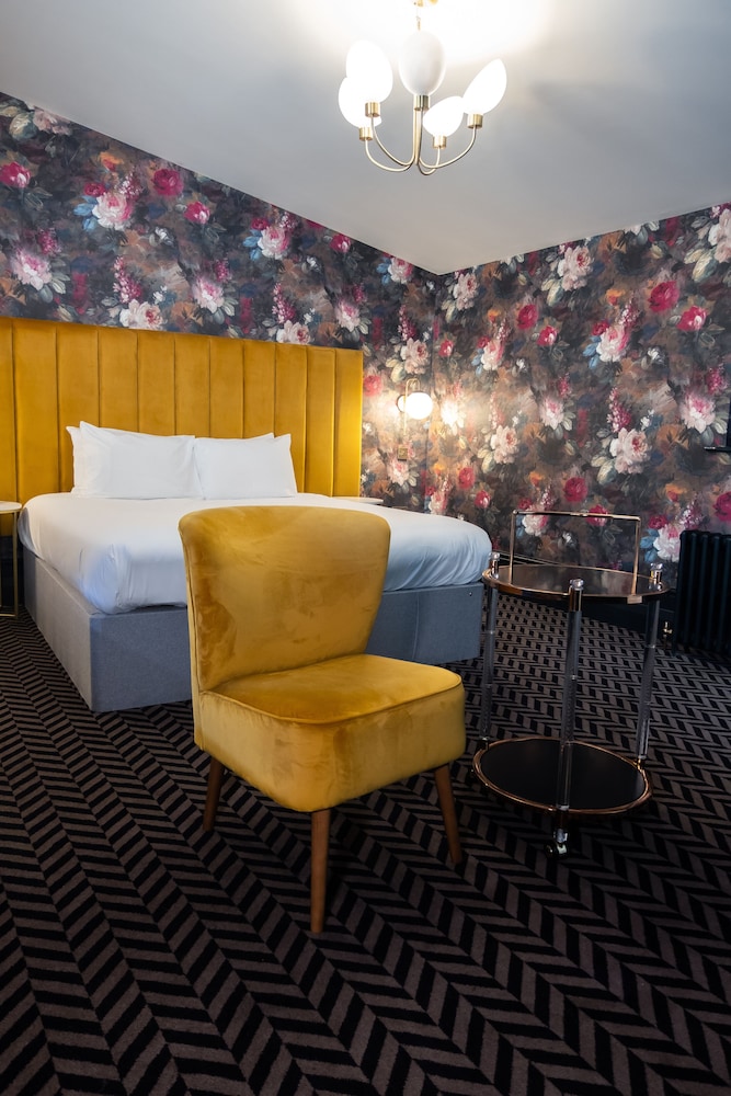 Lock & Key Hotel 45/69