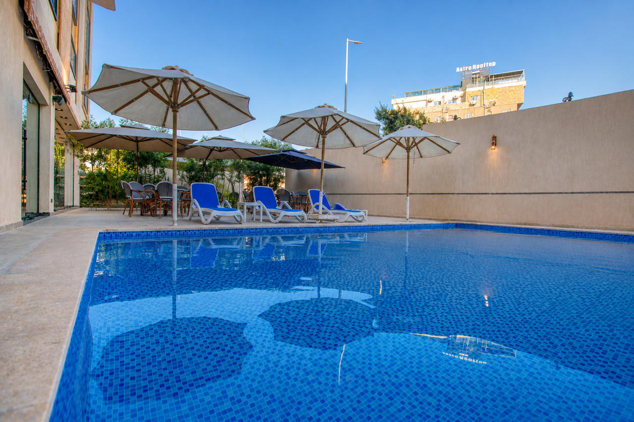 Touring Pyramids Hotel 26/48