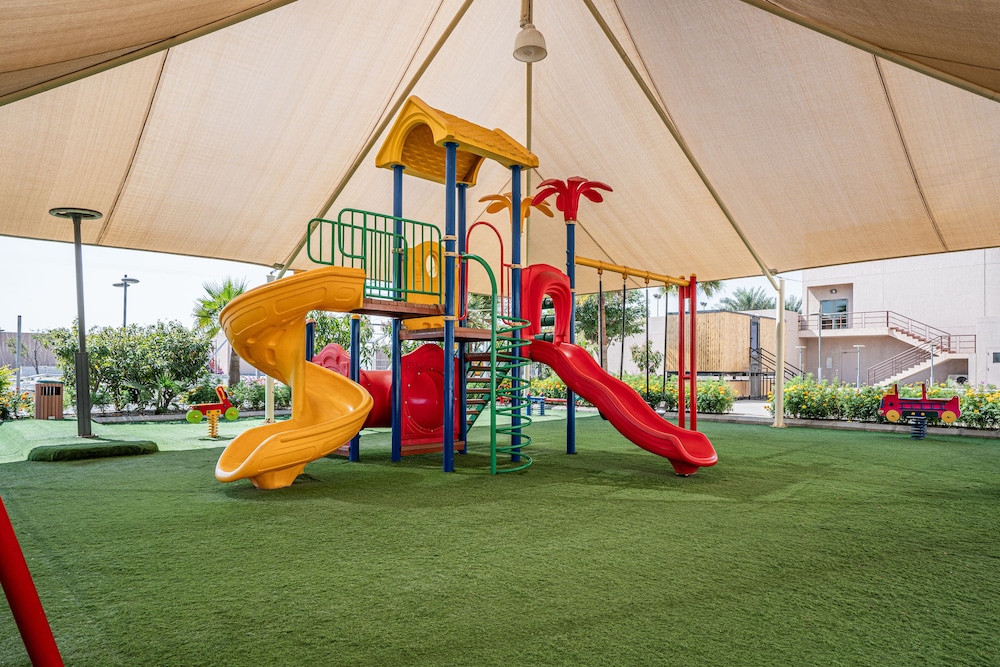 فندق قرية الريم(Al Reem Village Hotel) 42/51