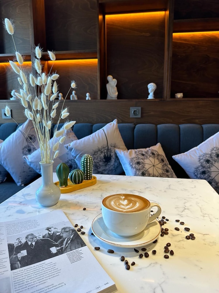 Cihangir Hotel 35/47
