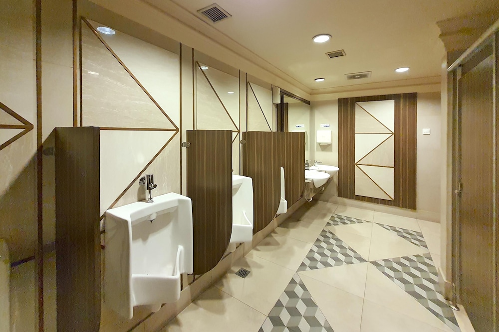 TUNJUNGAN HOTEL 39/73