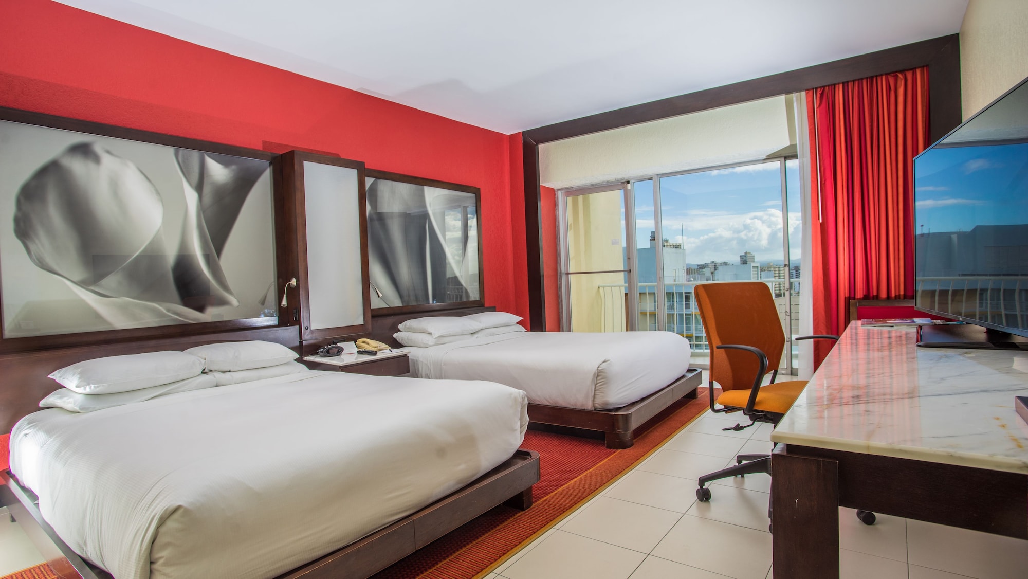 Deluxe, 2 Queen beds