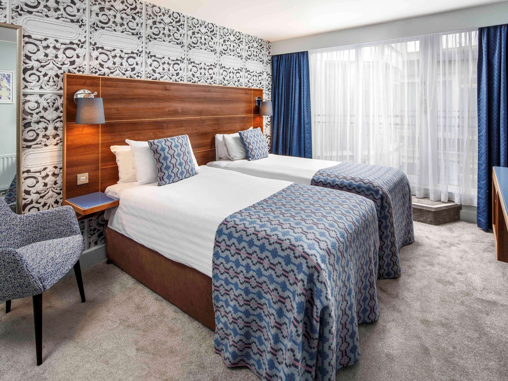 Classic, Twin Beds