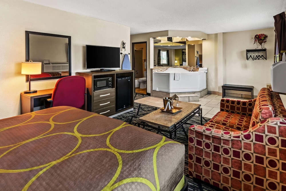 Super 8 By Wyndham Independence Kansas City 47/55