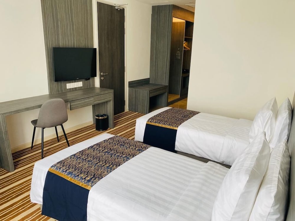 Bahang Bay Hotel 53/62