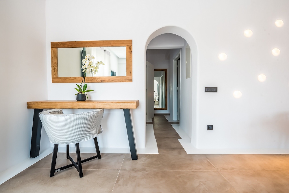 Portes Mykonos Suites And Villas 62/77