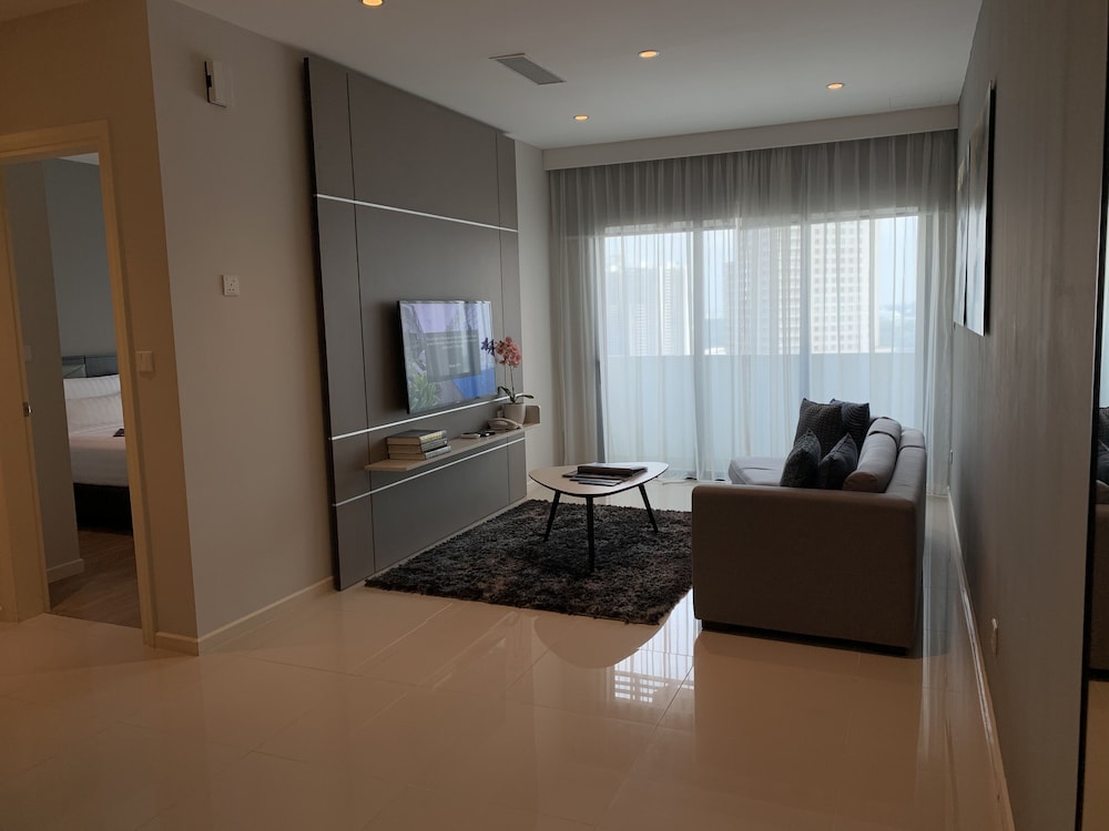 Shama Suasana Johor Bahru 32/50