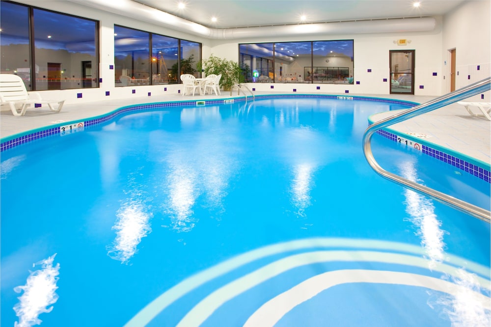 Holiday Inn Express Hotel Suites Elkins 3/60