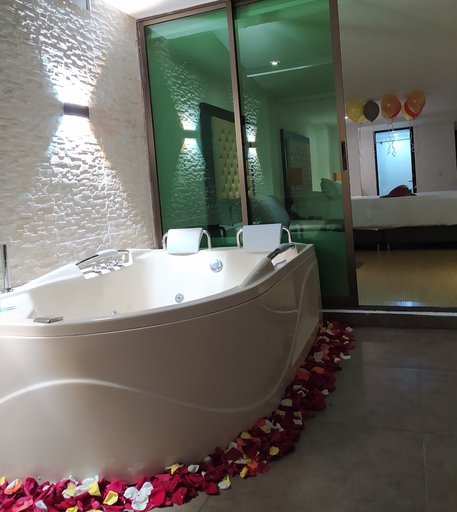 Junior Suite, King Bed, Hotel Grand Park 6/6