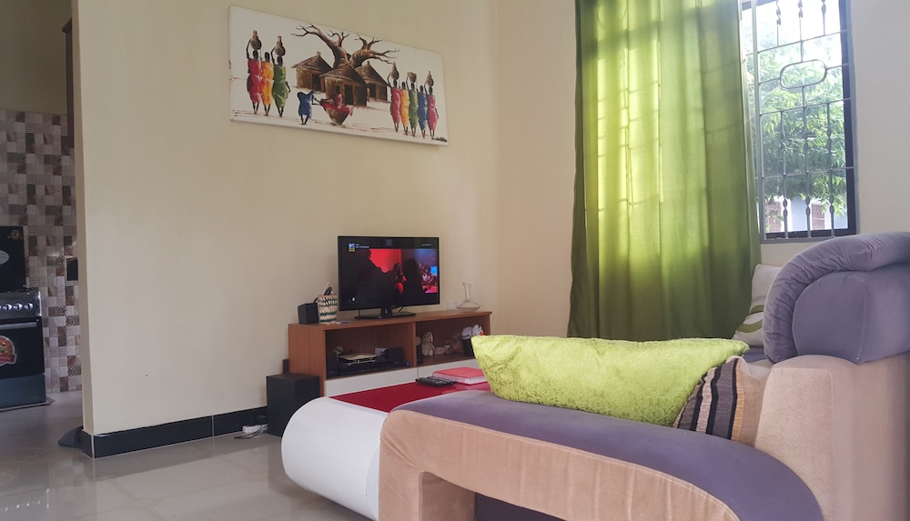 Perfect Home Two minutes to Kijiji Beach [VR] 24/50