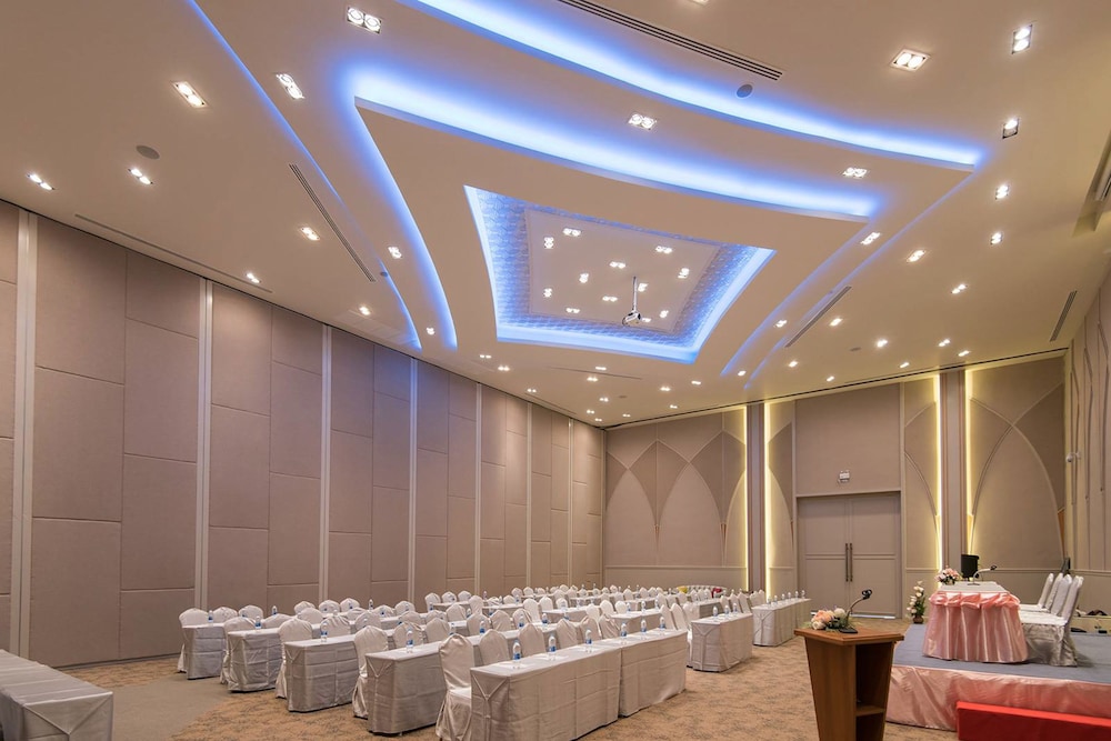 Navela Hotel & Banquet 9/50