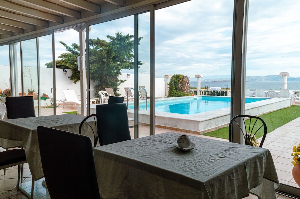 Hotel-Mistral Aegina 24/50