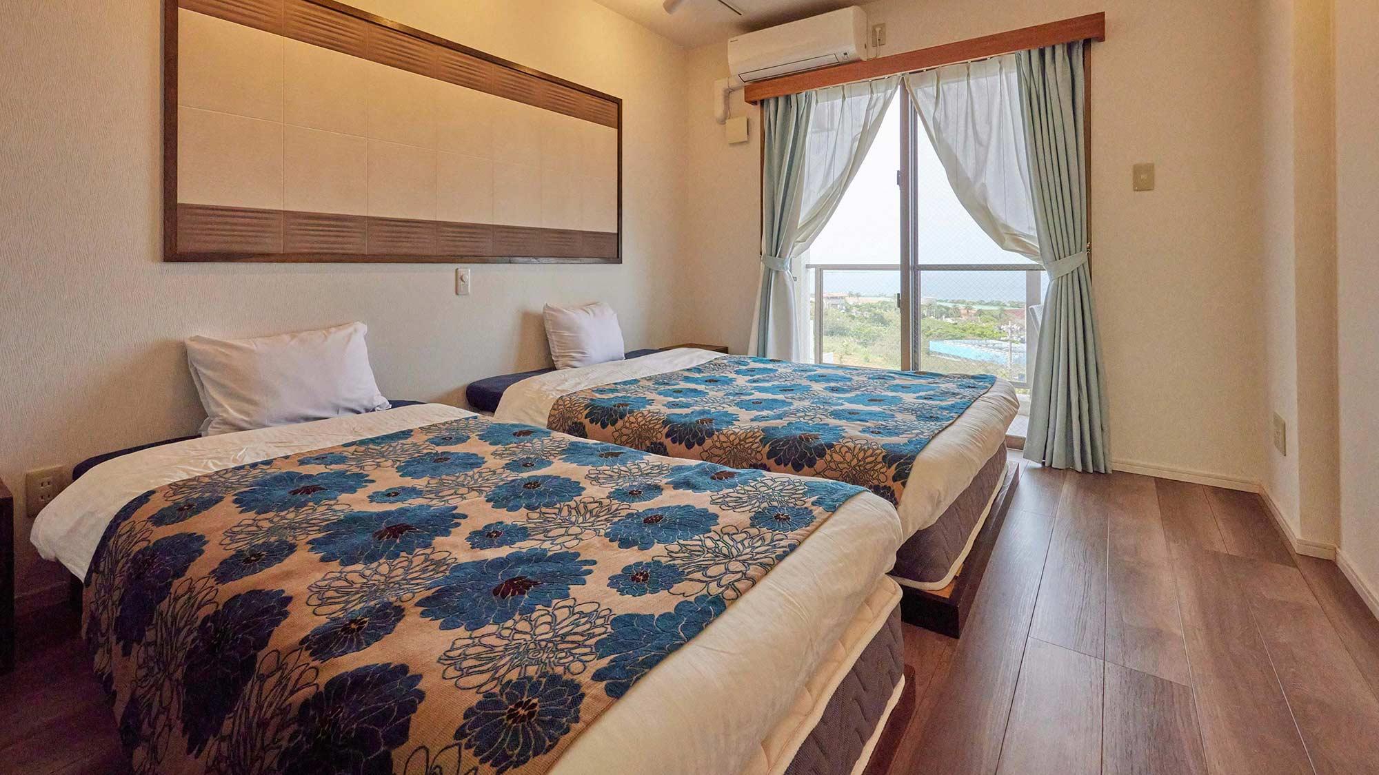 Deluxe, Family, Mountain View, Ocean View, Night View