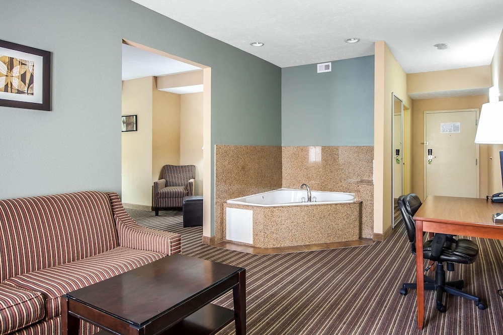 Comfort Inn Jackson I-40 23/33