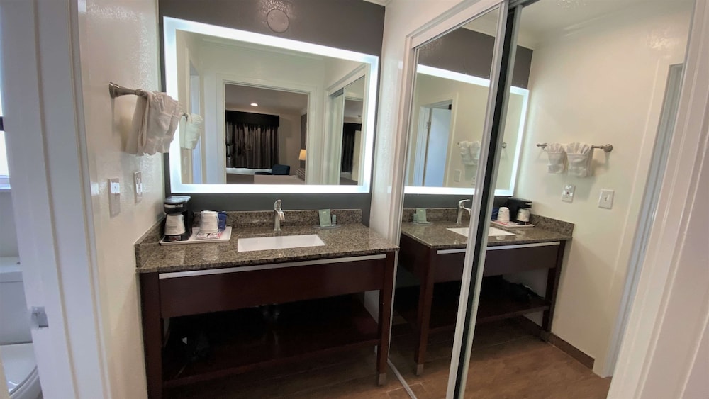 Best Western Park Crest Inn 25/42