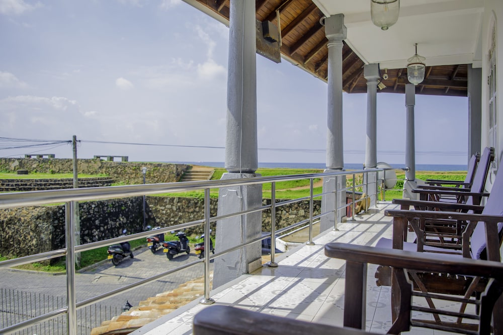Rampart View Guest House 32/48