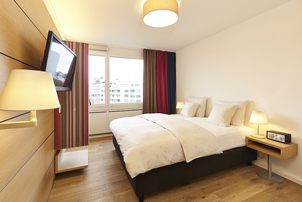 CHARMING, STANDARD, DOUBLE BED