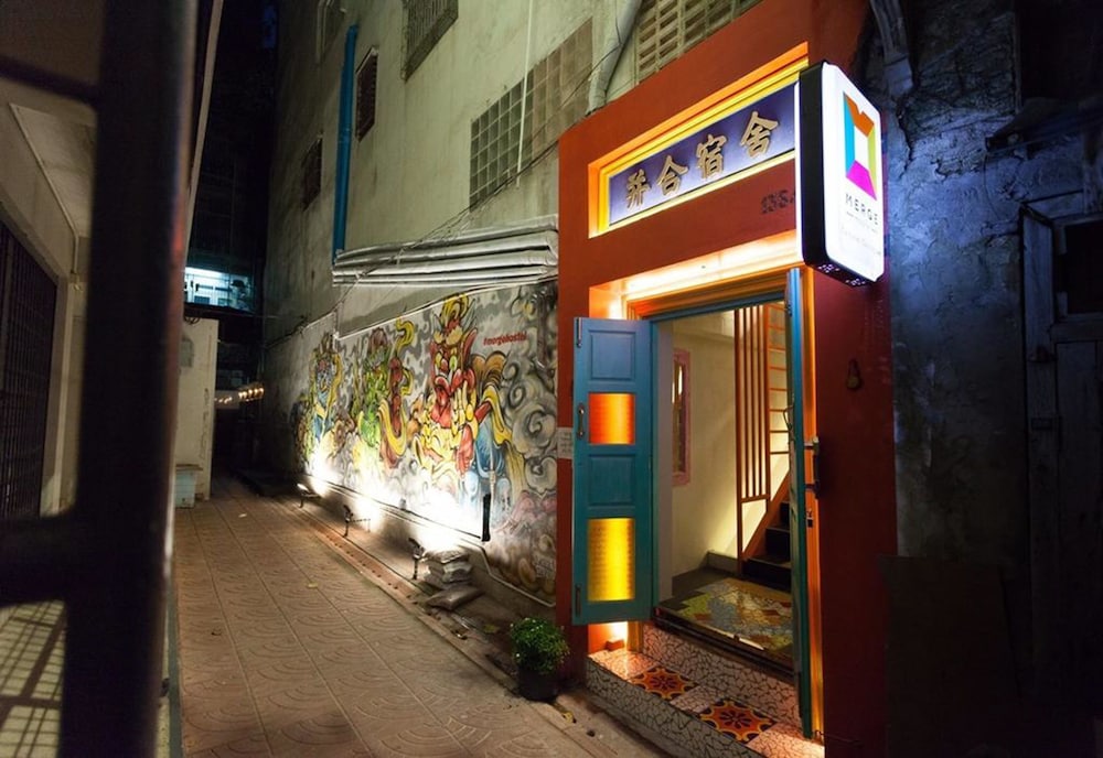 Merge Hostel 10/53