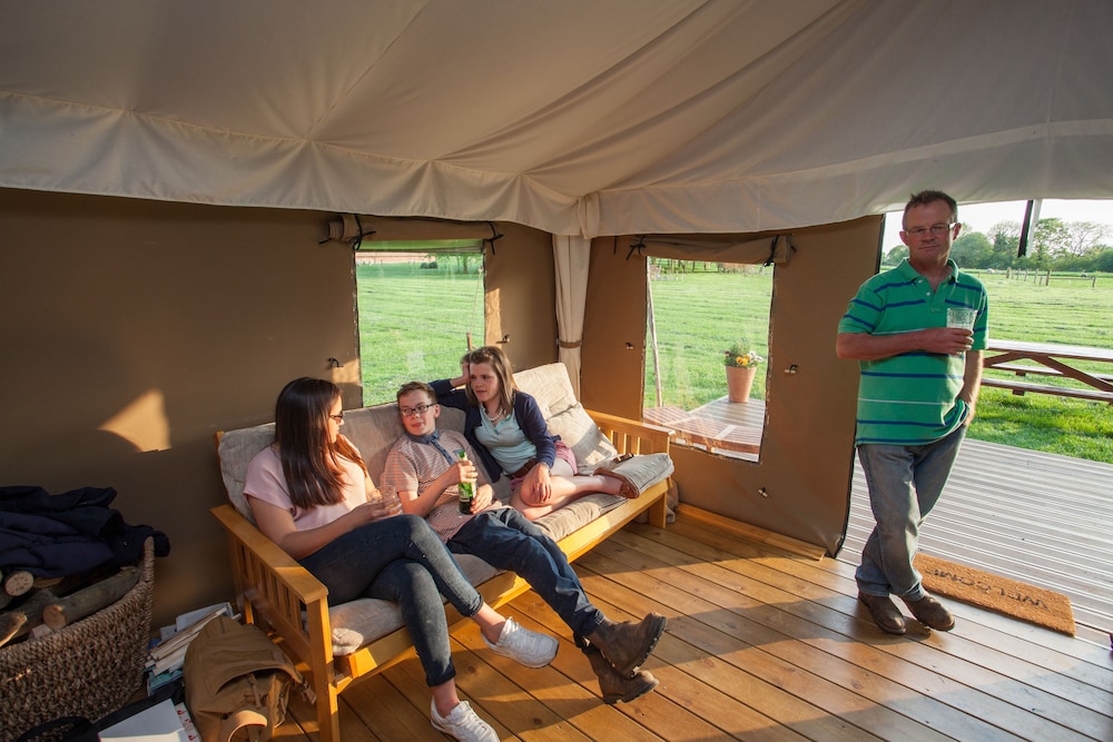 Dawn Chorus Holidays 28/50