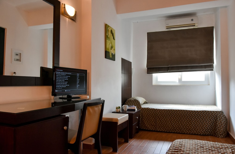 Hermes Hotel 42/55