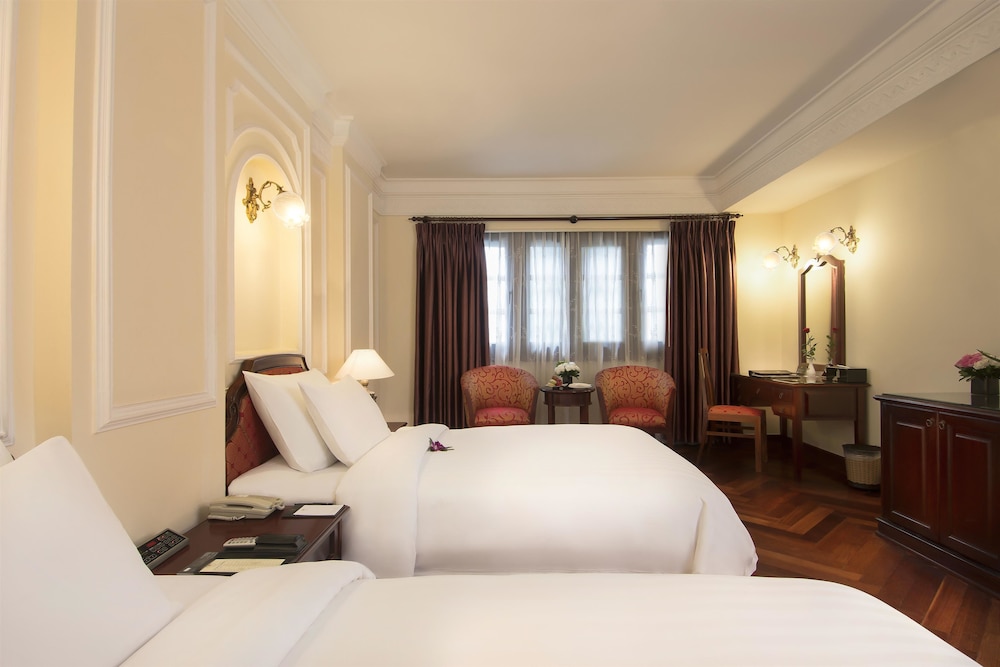 Majestic Hotel 17/34