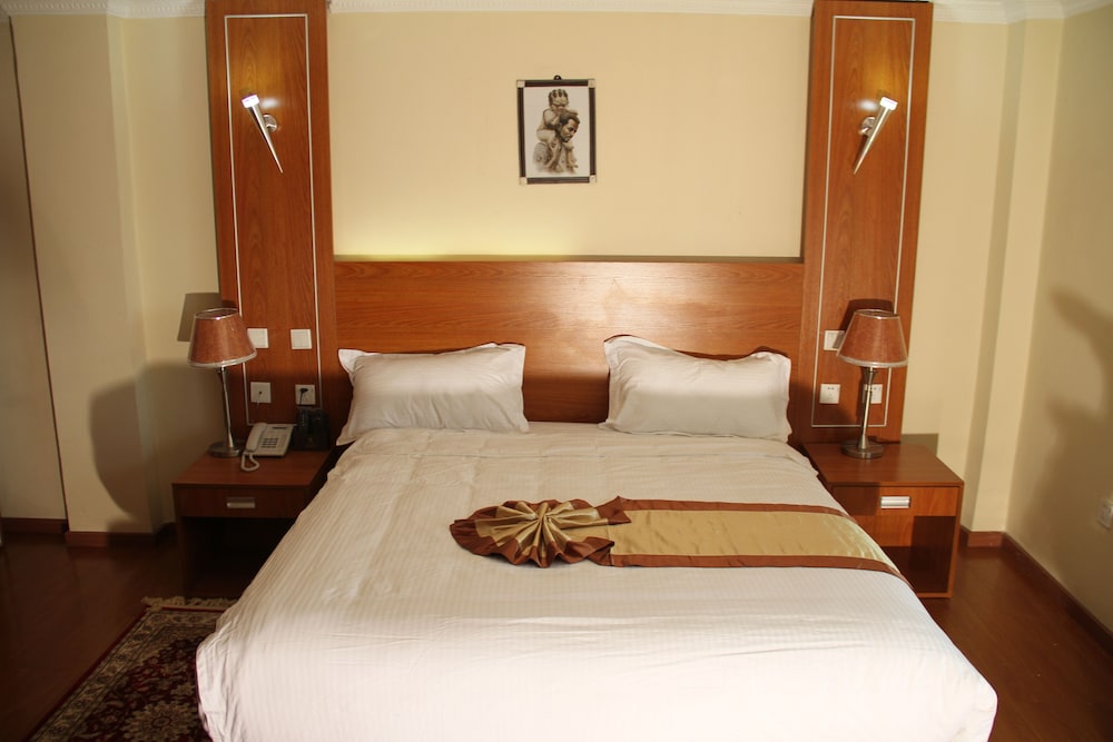 Emmad Furnished Hotel 13/50