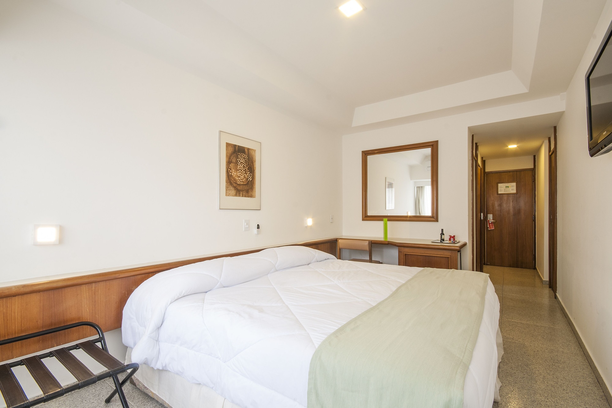DELUXE, DOUBLE BED