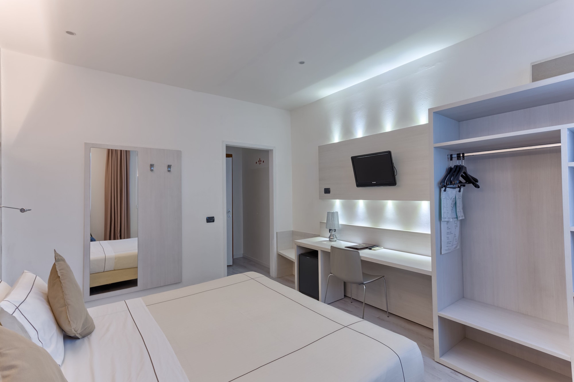 STANDARD, DOUBLE OR TWIN BED